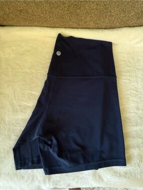 lululemon Women’s High-Rise Short 6inch Navy